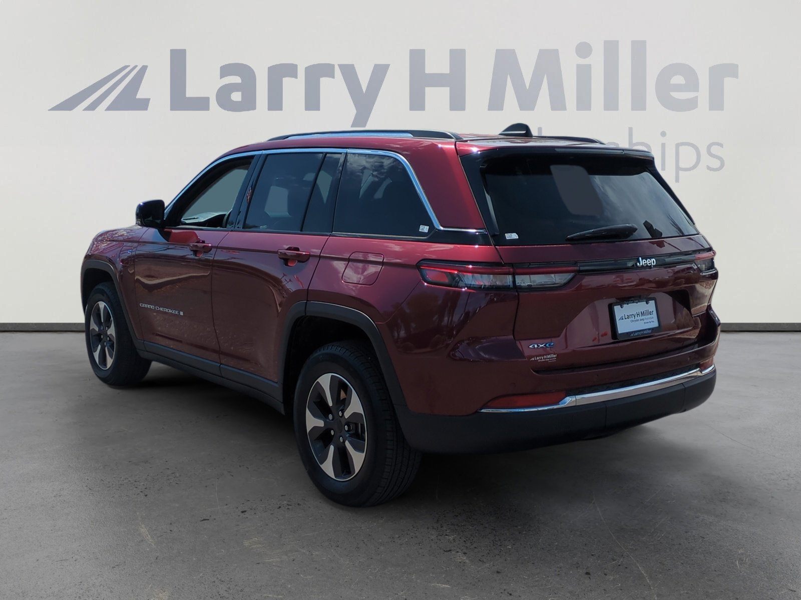 Used 2022 Jeep Grand Cherokee Limited 4xe image 3