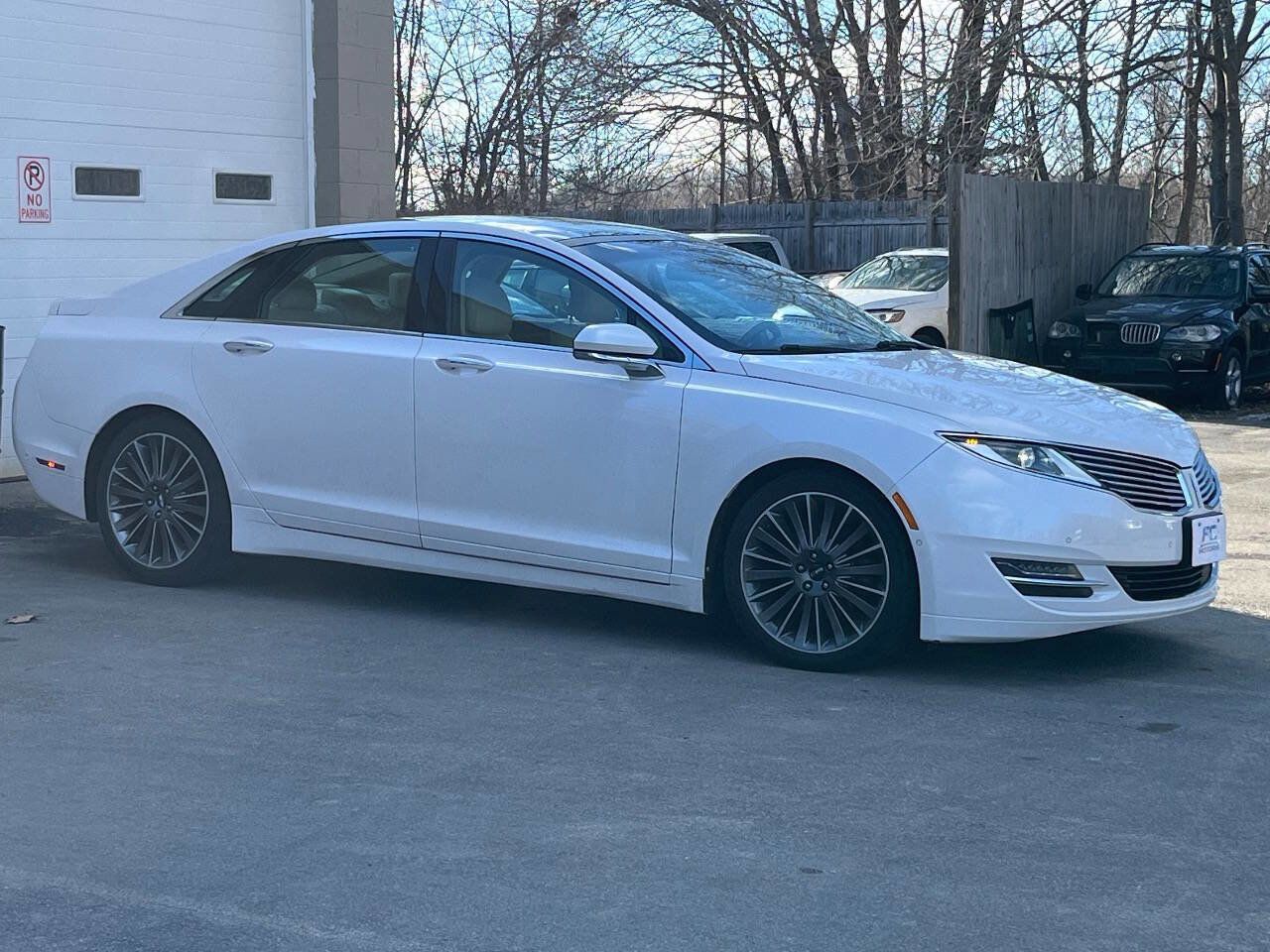 Used 2014 Lincoln MKZ Base AWD V6 4dr Sedan image 4