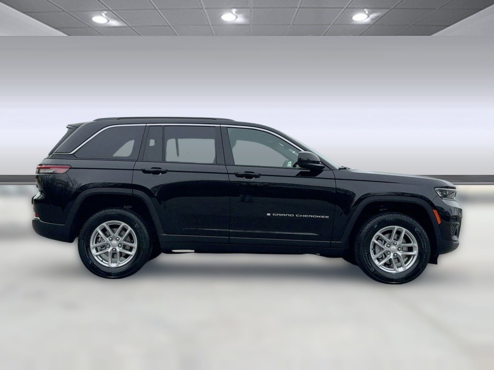 New 2025 Jeep Grand Cherokee Laredo X image 8