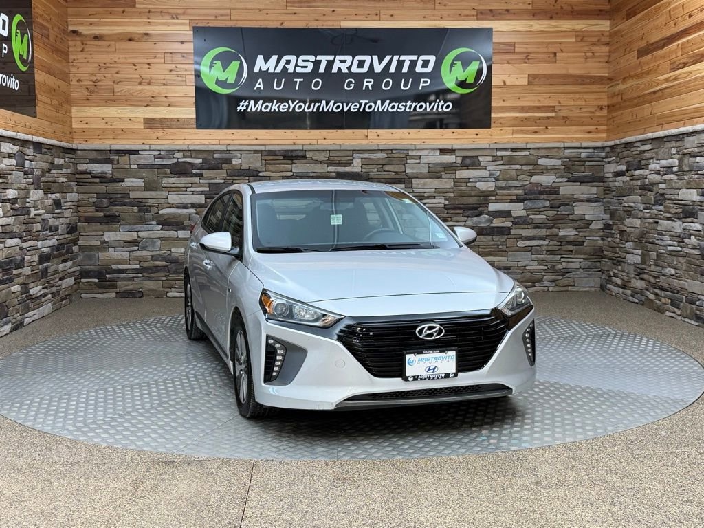 Used 2019 Hyundai Ioniq Plug-In Hybrid image 2