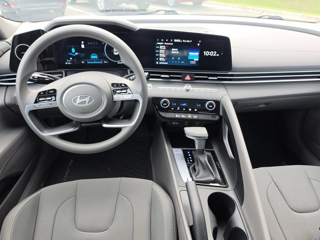 Used 2024 Hyundai Elantra SEL FWD image 7