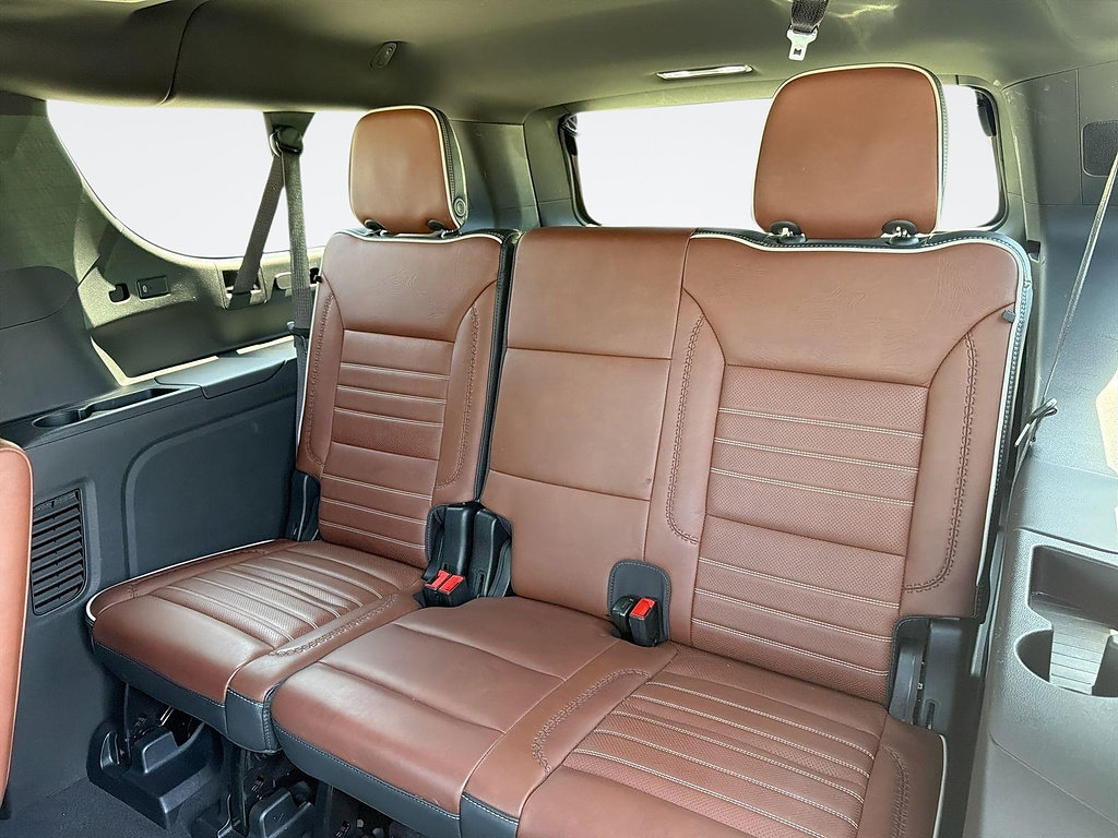 Used 2023 GMC Yukon XL Denali Ultimate AWD/4WD image 29