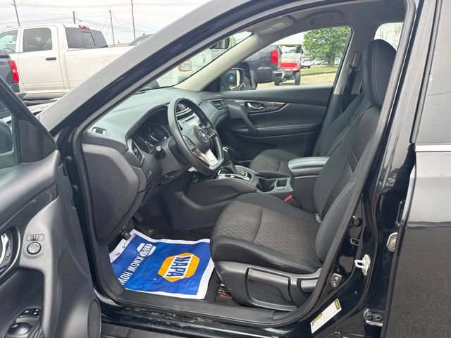 Used 2017 Nissan Rogue S AWD/4WD image 9