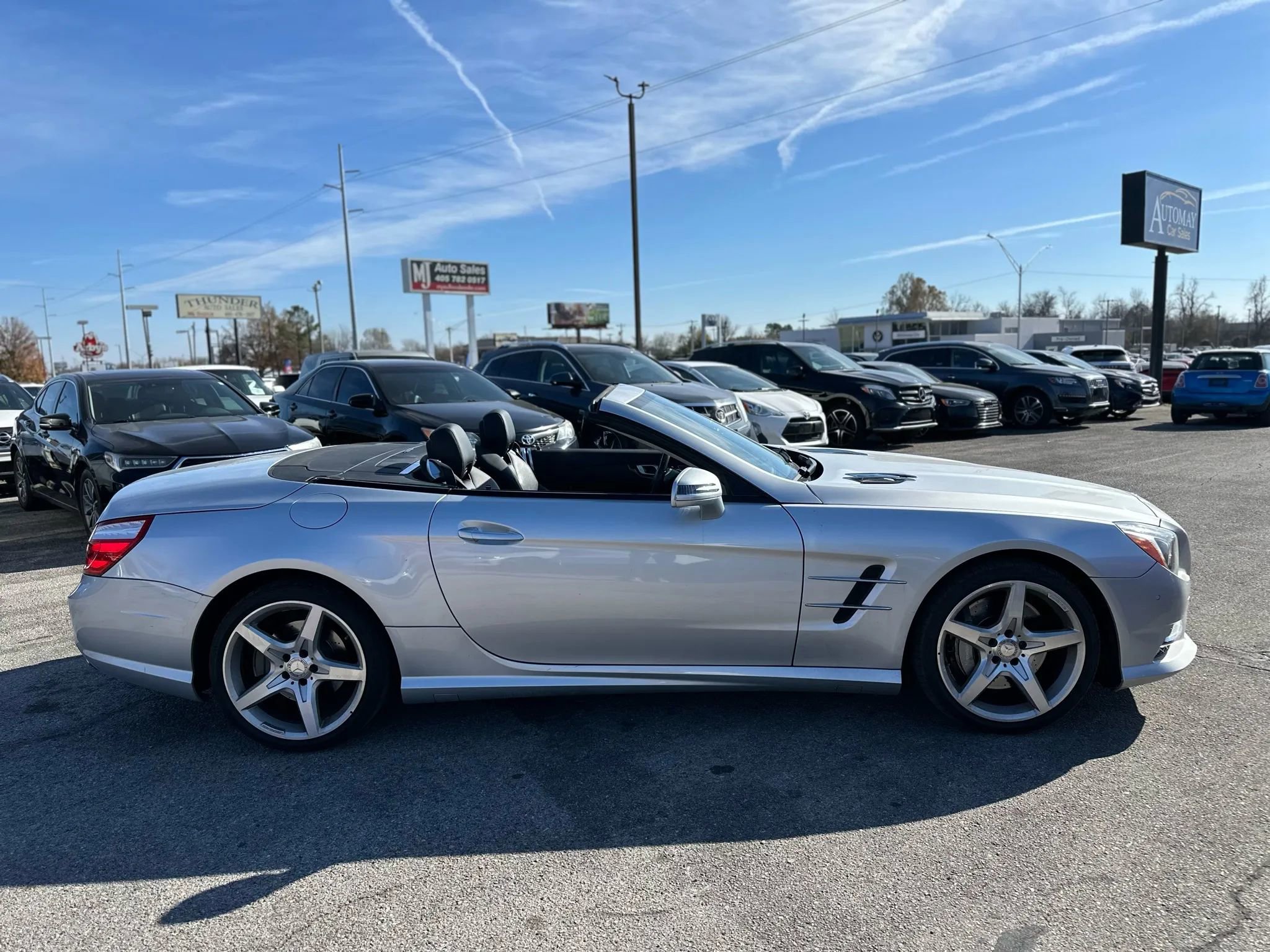 Used 2015 Mercedes-Benz SL 550 w/ Driver Assistance Package image 6