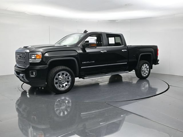 Used 2018 GMC Sierra 2500 Denali w/ Duramax Plus Package AWD/4WD image 5