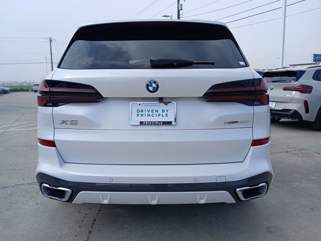 New 2026 BMW X5 sDrive40i image 8