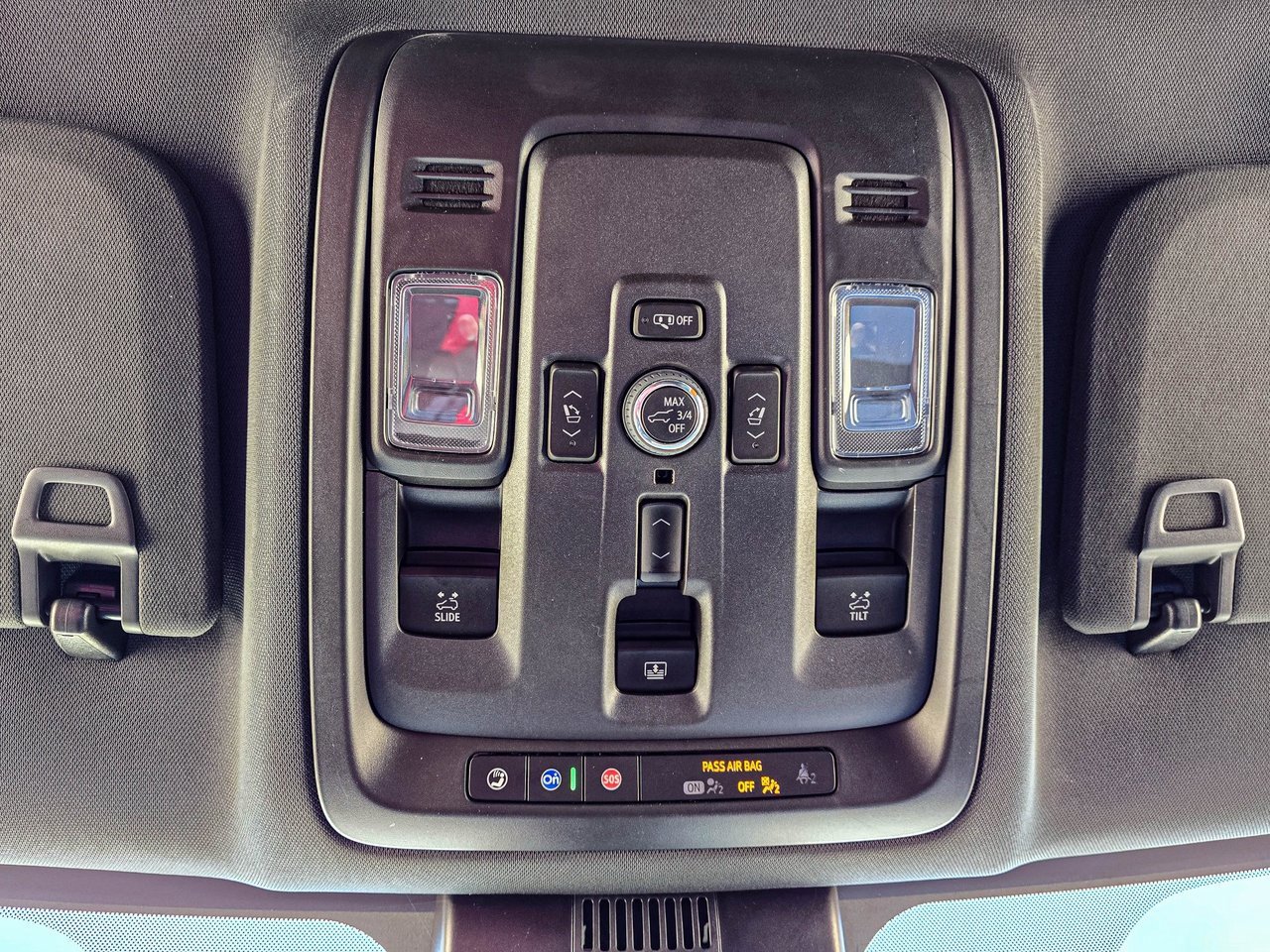 Used 2025 Chevrolet Tahoe High Country image 25