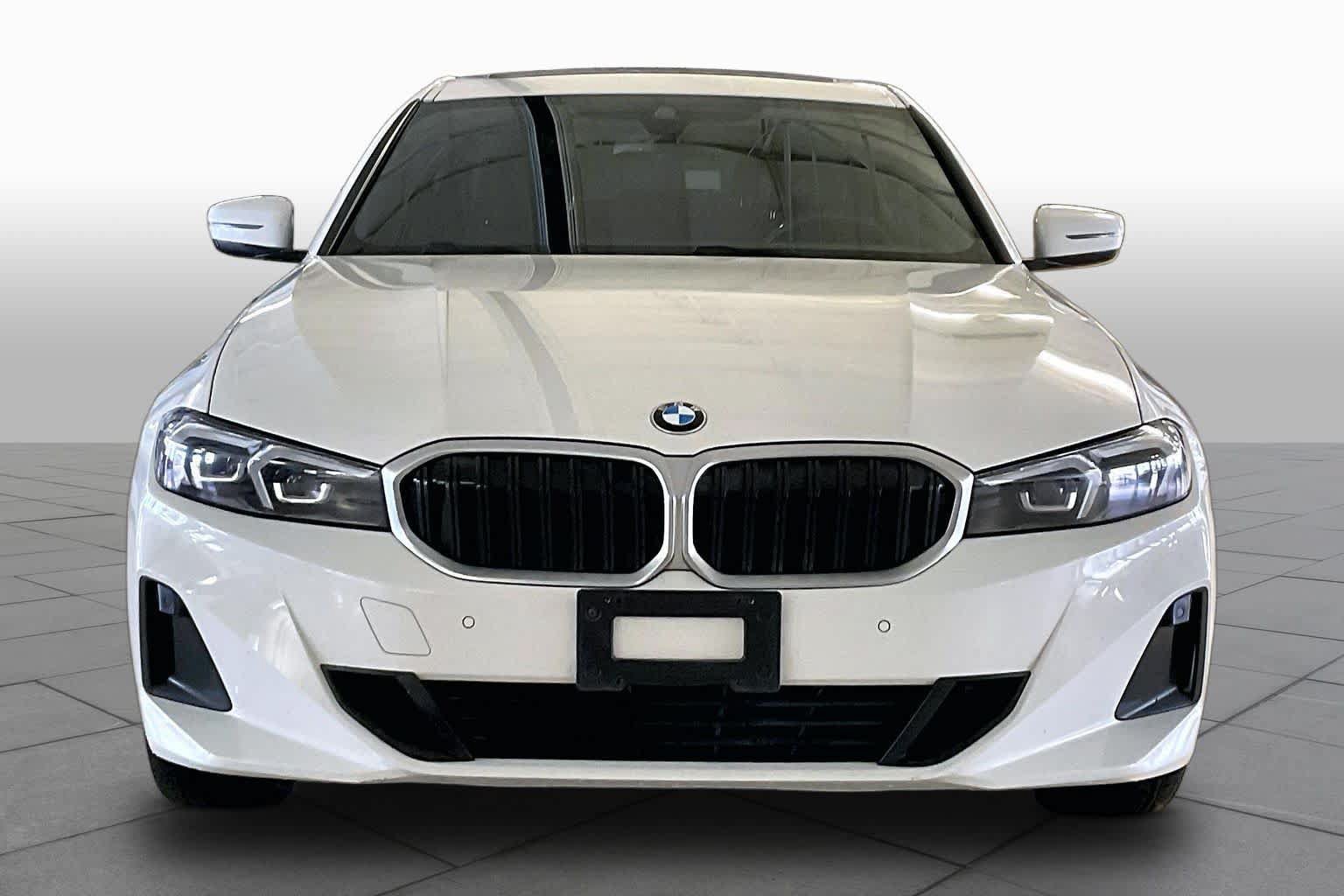 Used 2023 BMW 330i Sedan w/ Driving Assistance Package RWD image 3