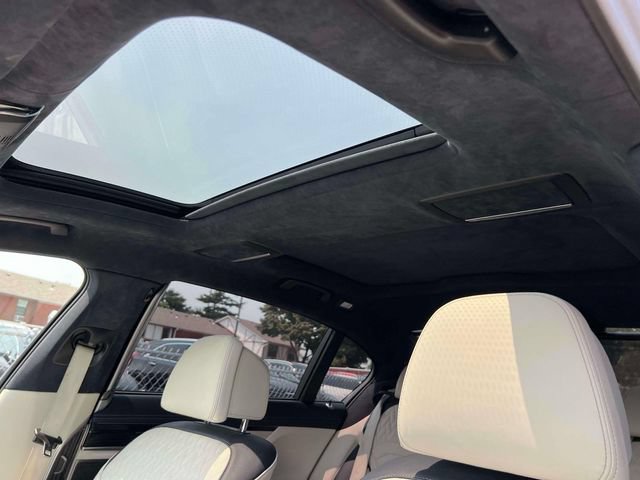Used 2022 BMW 750i xDrive w/ Luxury Rear Seating Package AWD/4WD image 23