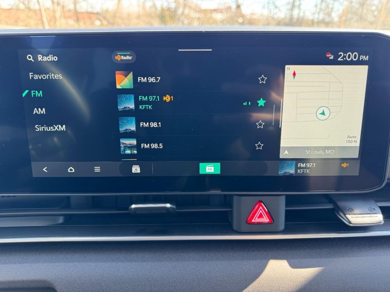 Used 2025 Kia Carnival EX image 26