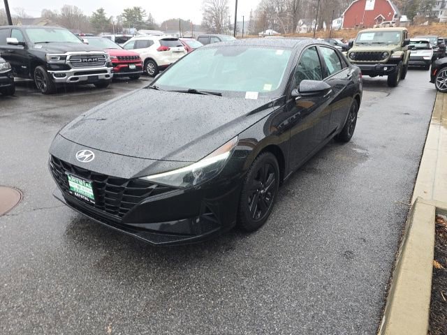 Used 2022 Hyundai Elantra SEL FWD image 3