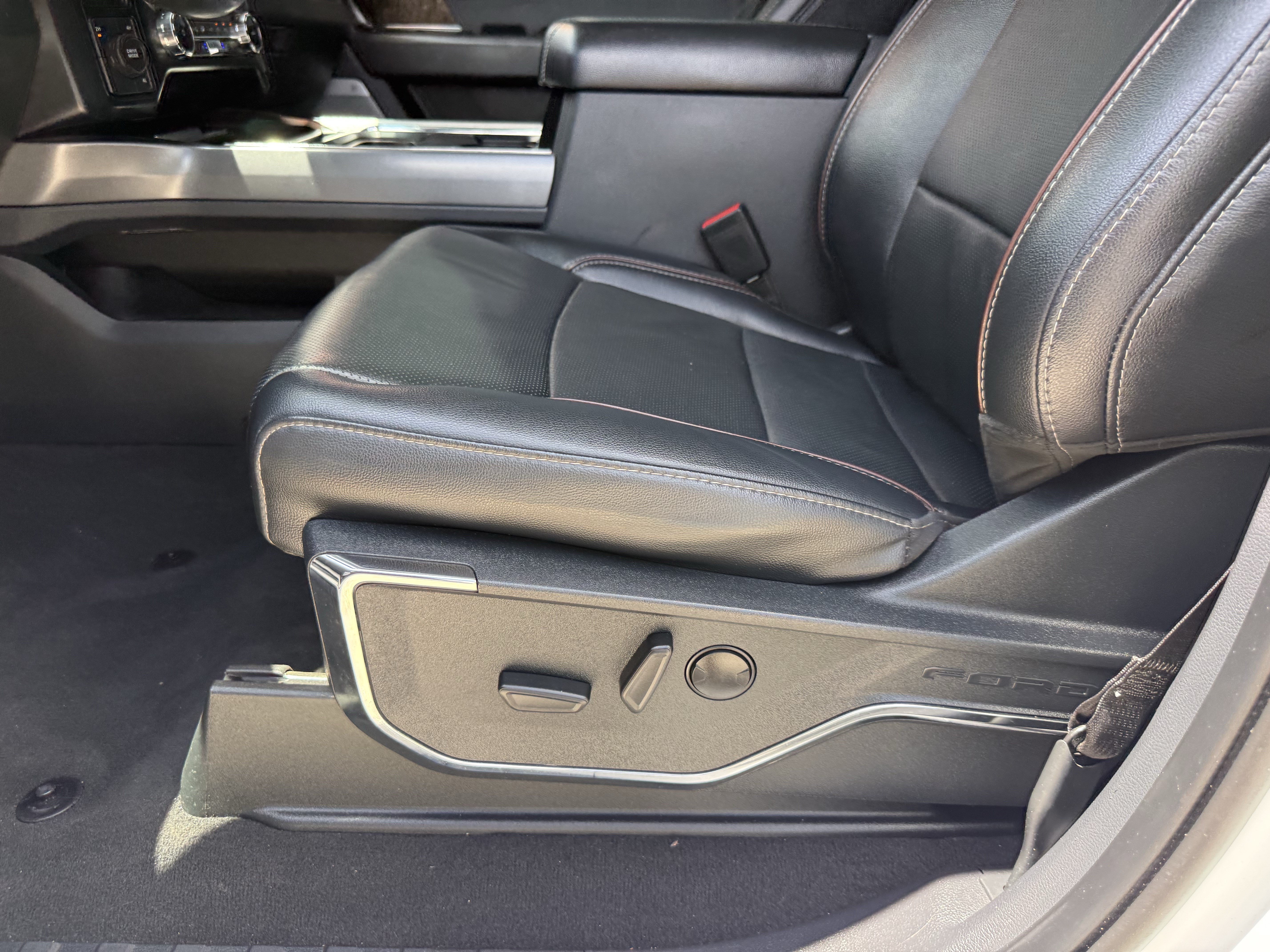 Used 2024 Ford F250 Lariat AWD/4WD image 28