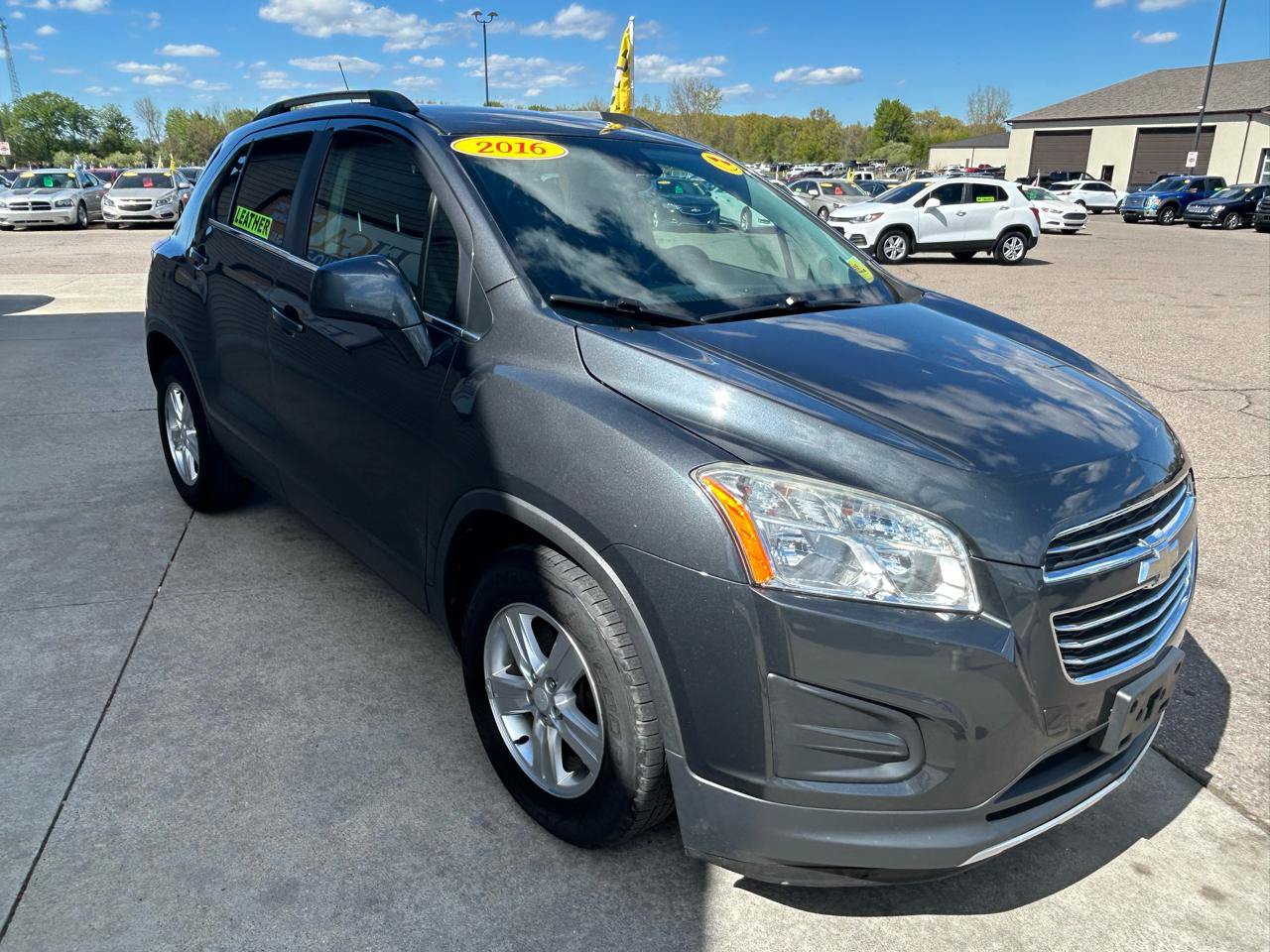 Used 2016 Chevrolet Trax LT w/ LT Convenience Package FWD image 3