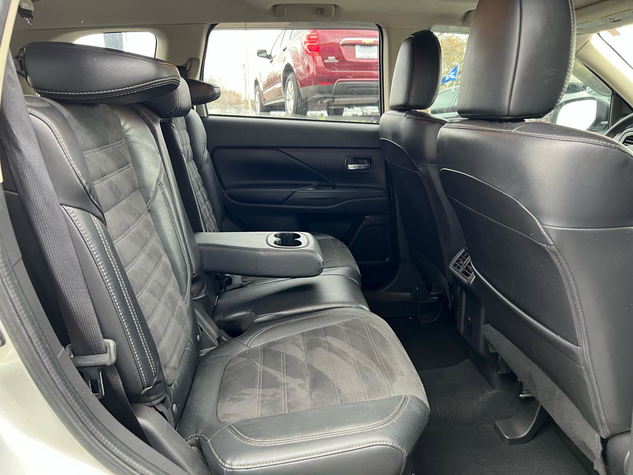 Used 2020 Mitsubishi Outlander SEL image 14