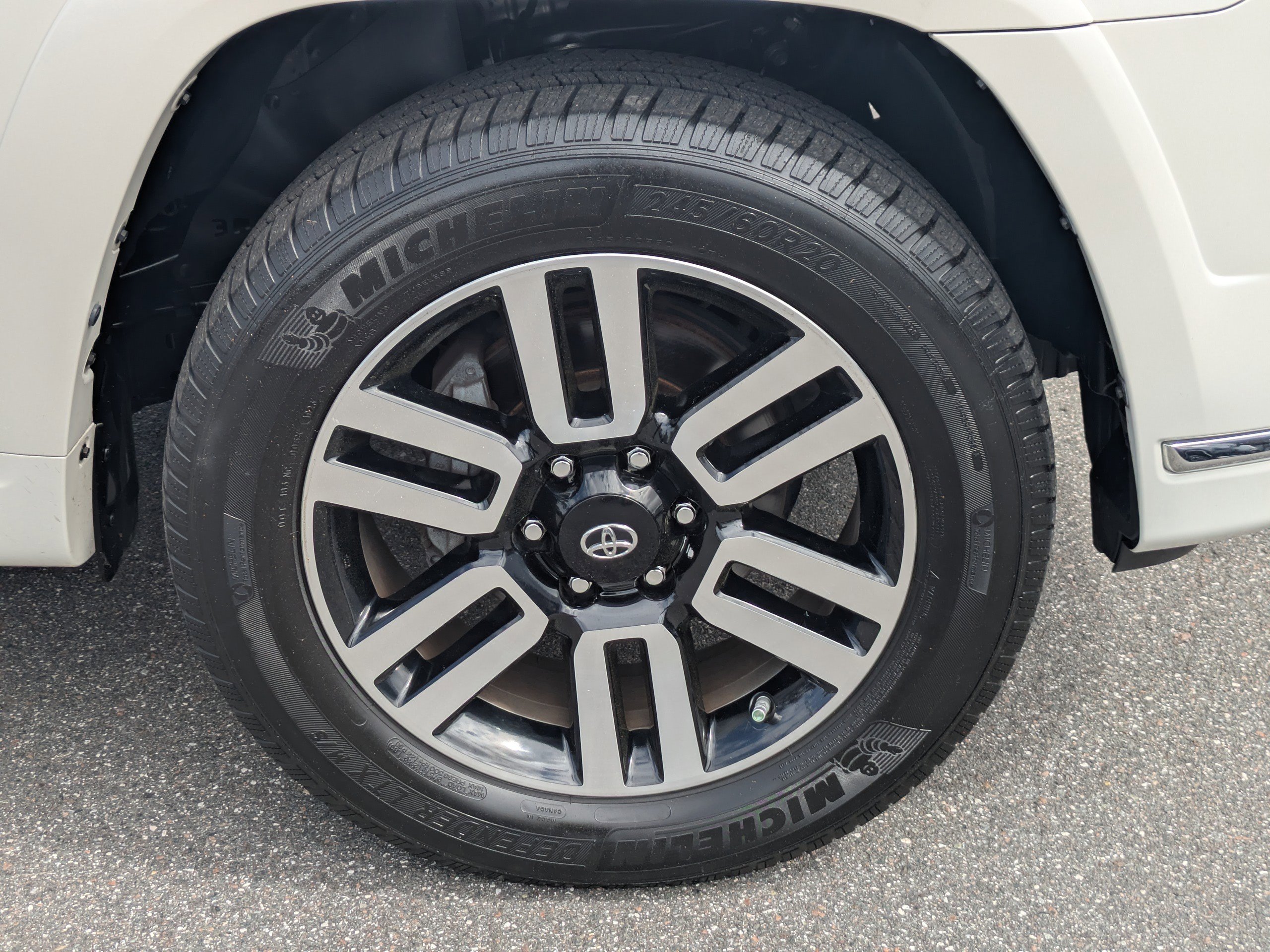 Used 2018 Toyota 4Runner Limited image 10