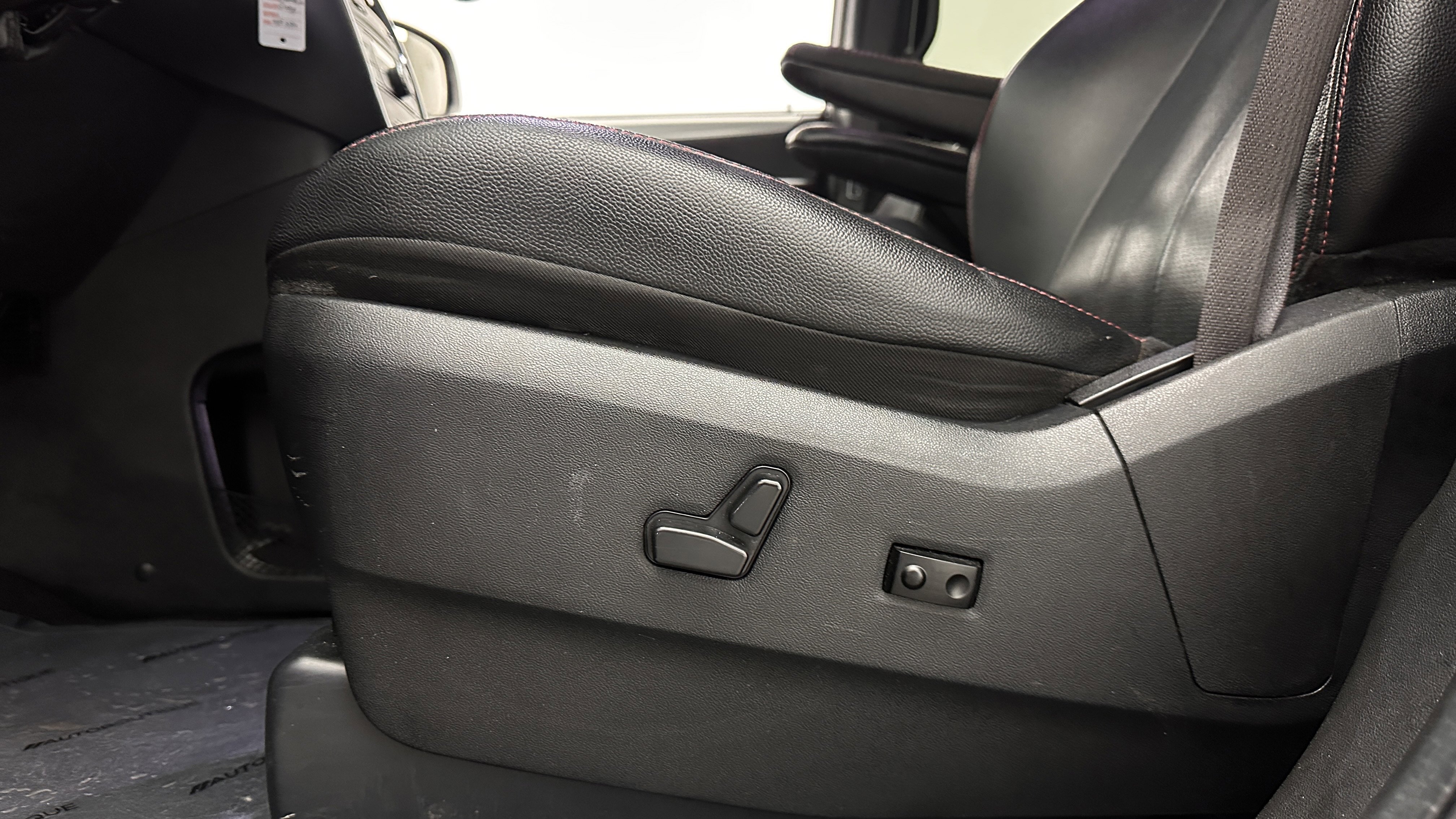 Used 2019 Dodge Grand Caravan GT image 24