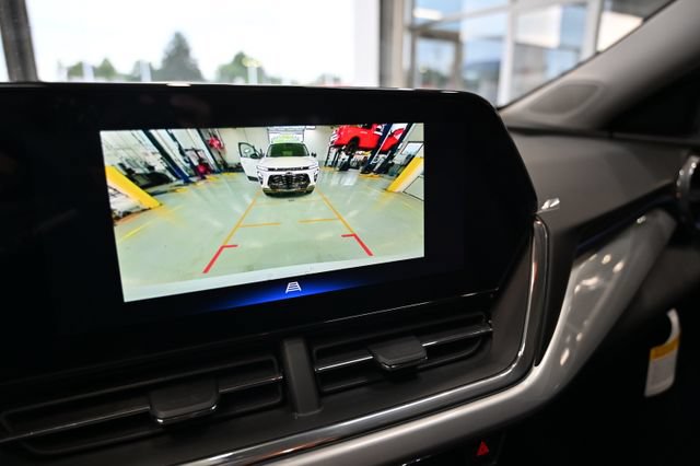 New 2026 Chevrolet Trax LT w/ Sunroof Package FWD image 16