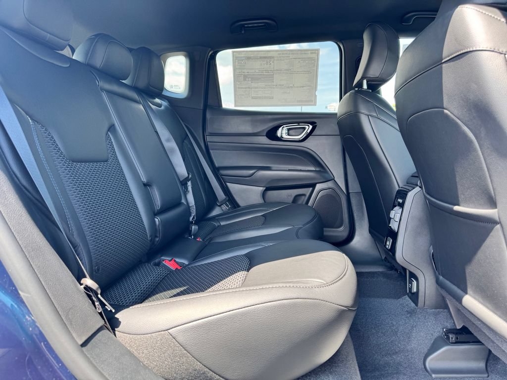 New 2026 Jeep Compass Latitude AWD/4WD image 12