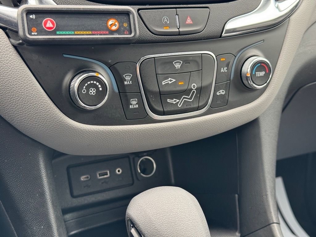 Used 2023 Chevrolet Equinox LS image 20