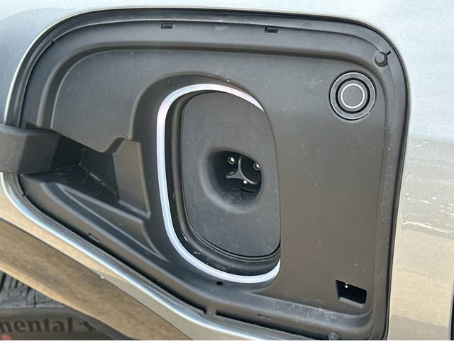 New 2026 Cadillac Optiq Luxury 2 image 4