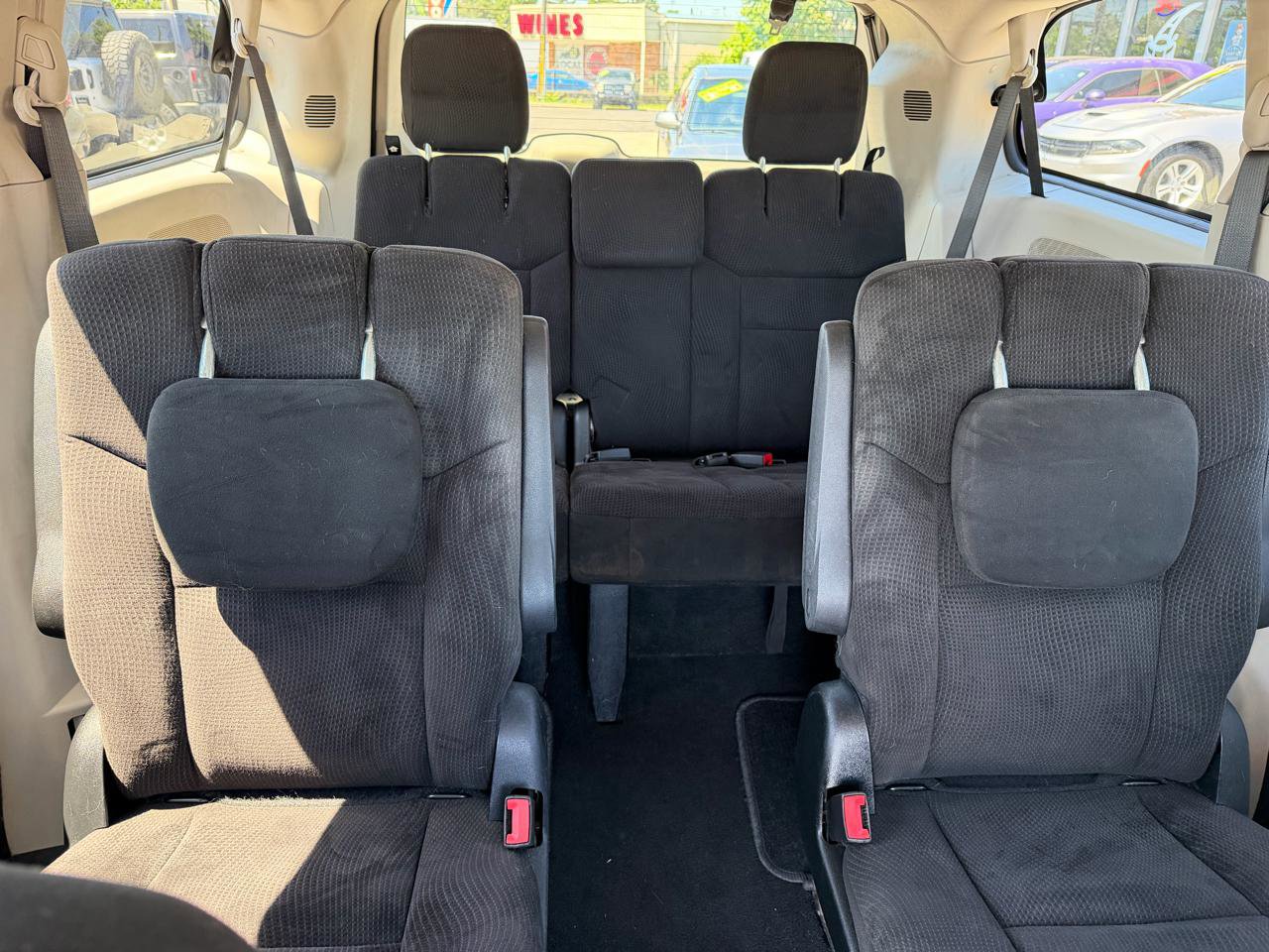 Used 2015 Dodge Grand Caravan SXT FWD image 17