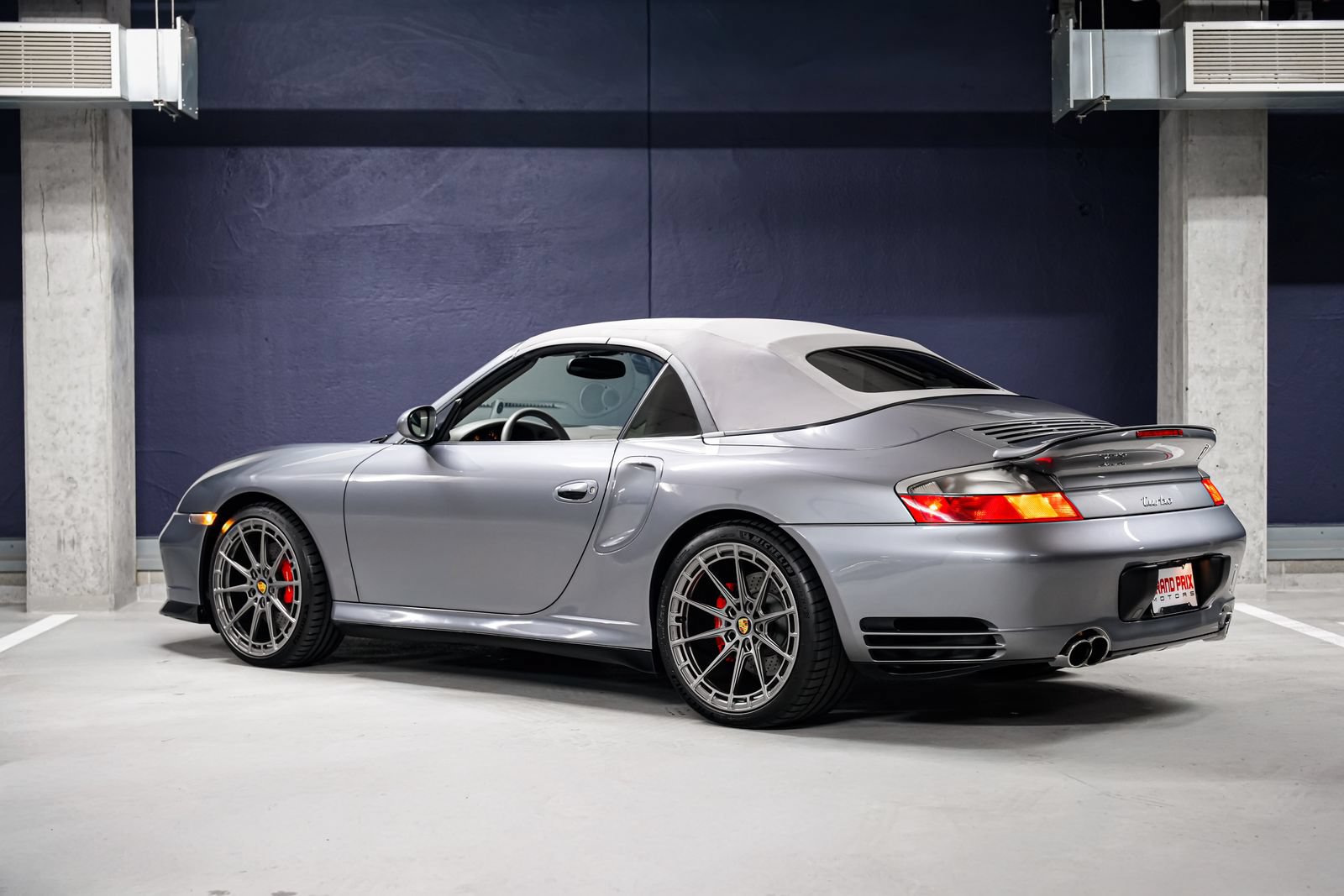 Used 2004 Porsche 911 Turbo AWD/4WD image 8