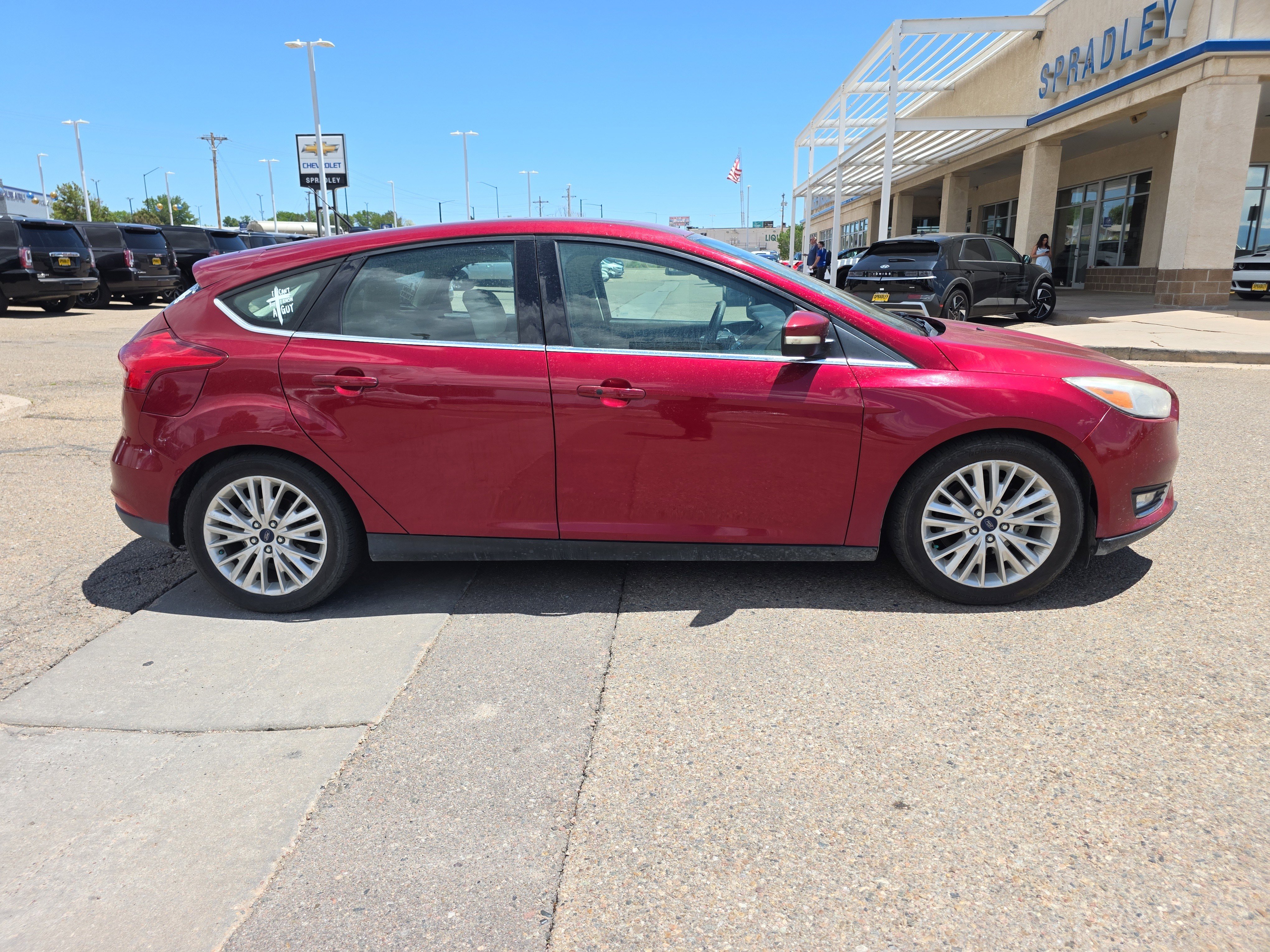 Used 2017 Ford Focus Titanium FWD image 3