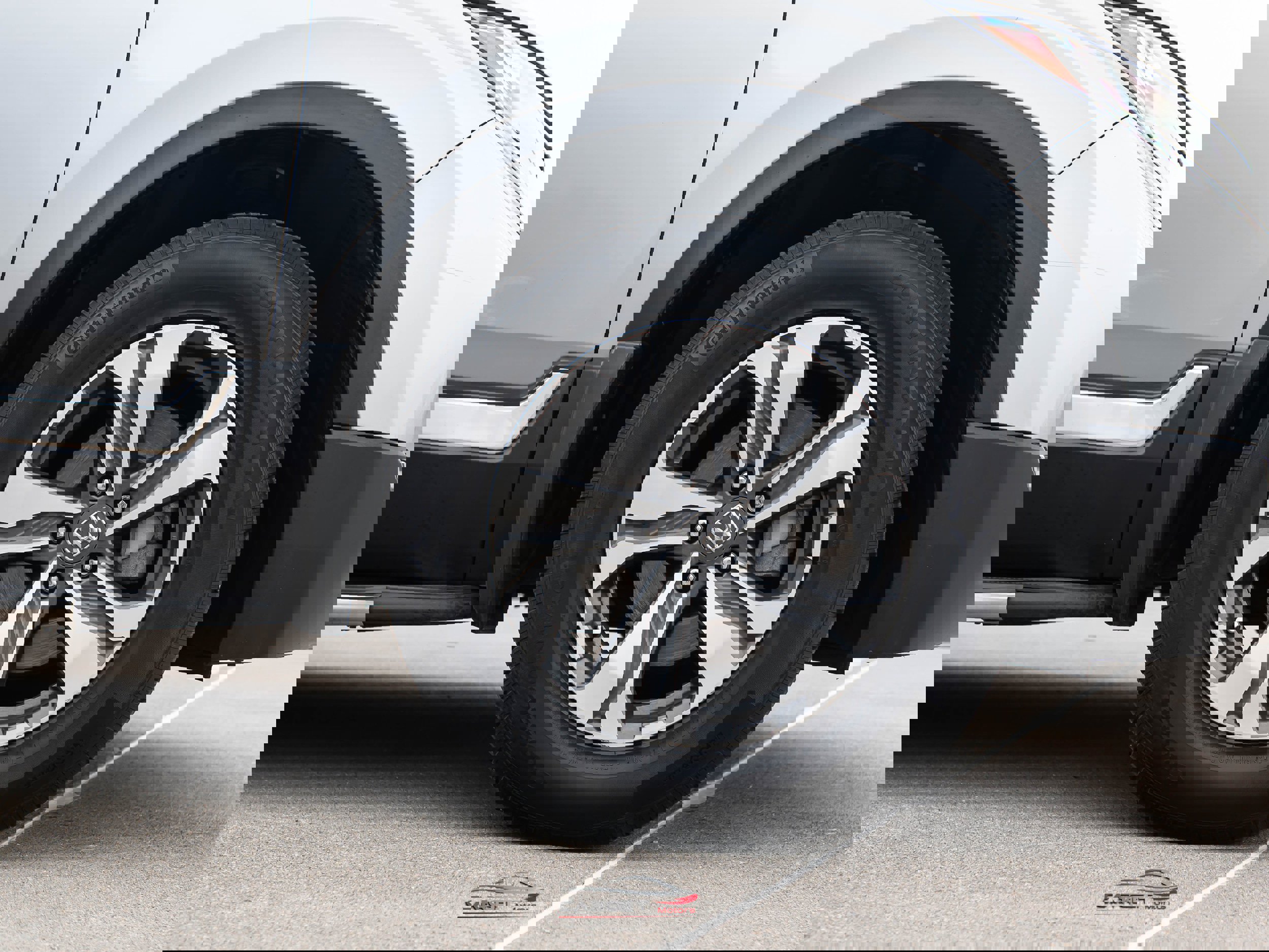 Used 2019 Honda CR-V LX image 9