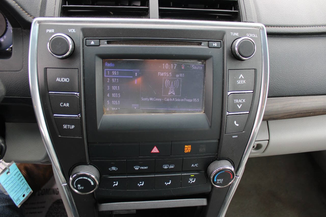 Used 2016 Toyota Camry LE image 23