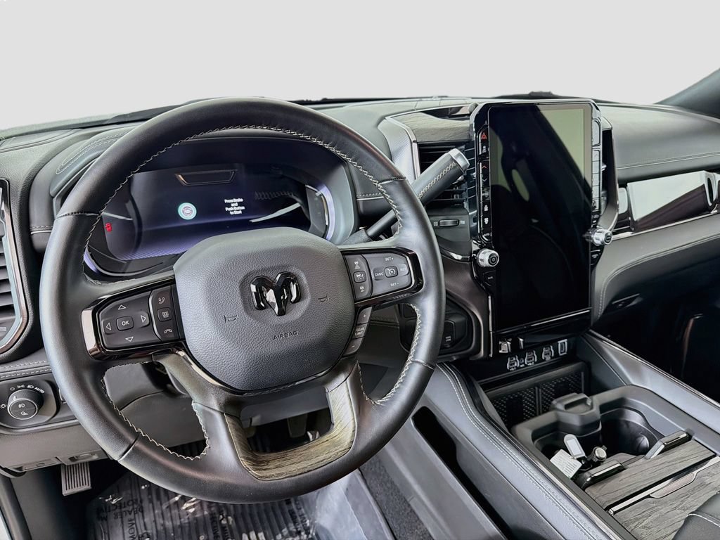 Used 2025 RAM 3500 Limited AWD/4WD image 24