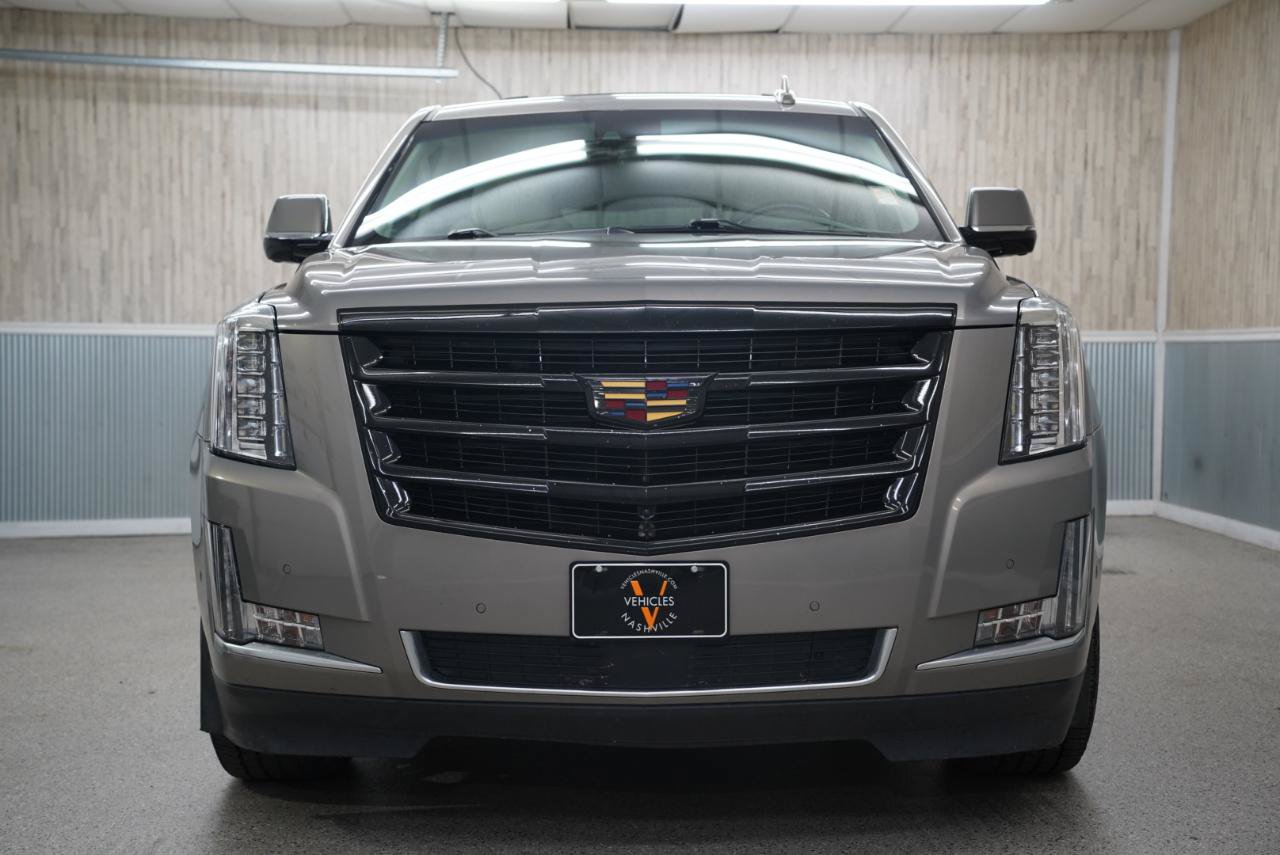 Used 2019 Cadillac Escalade Premium Luxury w/ LPO, Radiant Package AWD/4WD image 3