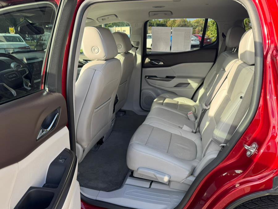 Used 2023 GMC Acadia SLT image 21