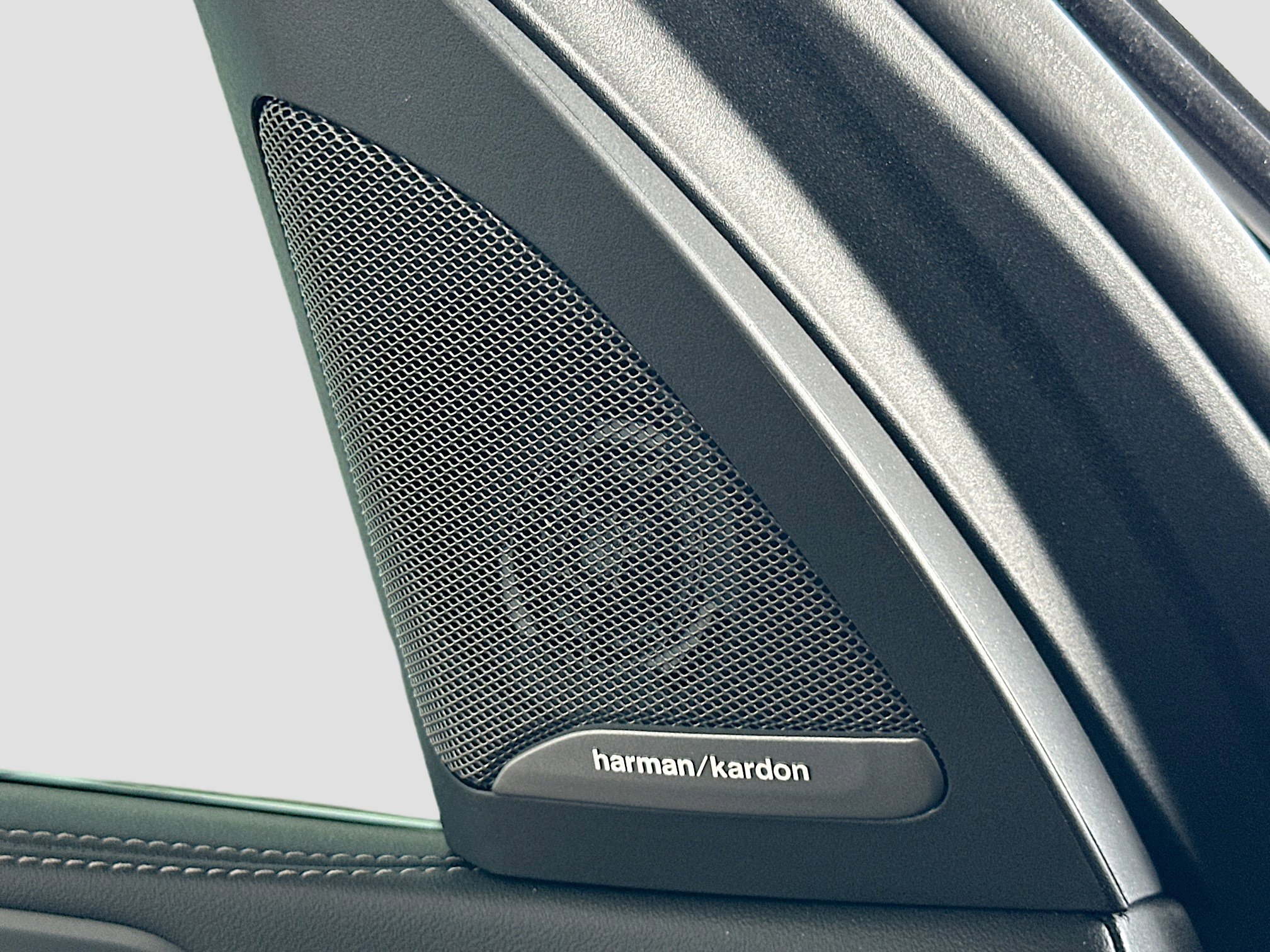 Certified 2025 BMW X5 M60i w/ Executive Package image 19