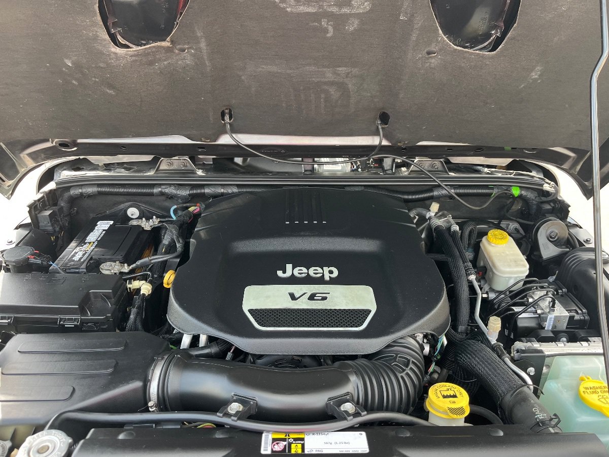 Used 2016 Jeep Wrangler Unlimited Rubicon AWD/4WD image 36