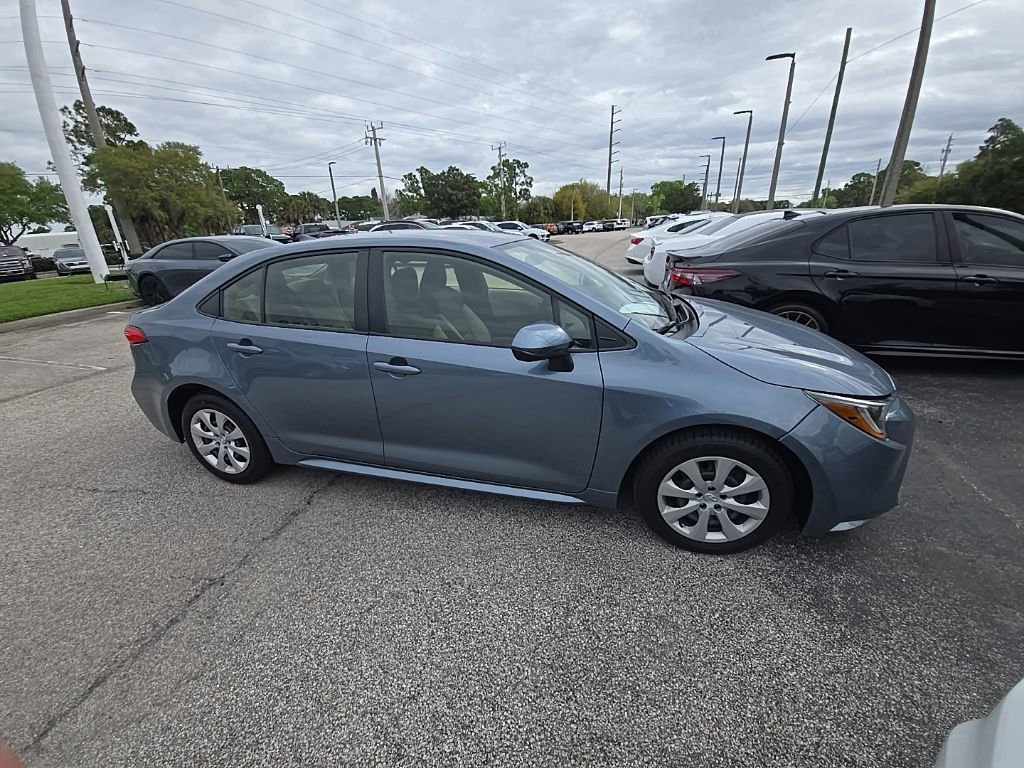 Used 2021 Toyota Corolla LE image 9