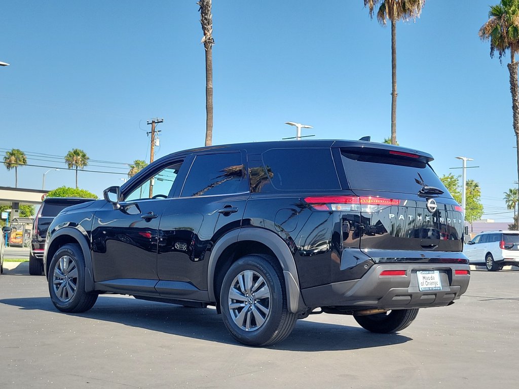 Used 2025 Nissan Pathfinder S FWD image 2