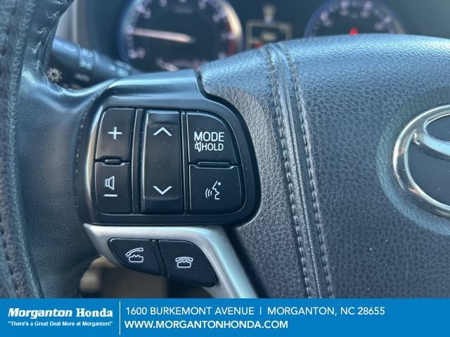 Used 2015 Toyota Highlander Limited Platinum AWD/4WD image 18