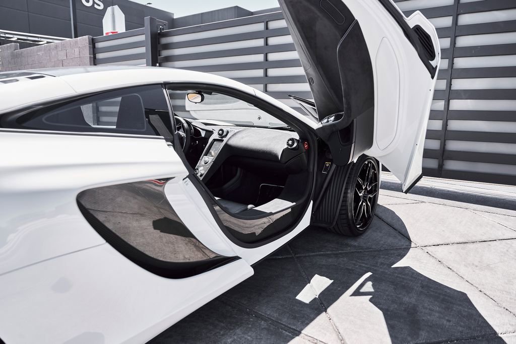 Used 2012 McLaren MP4-12C Coupe RWD image 28