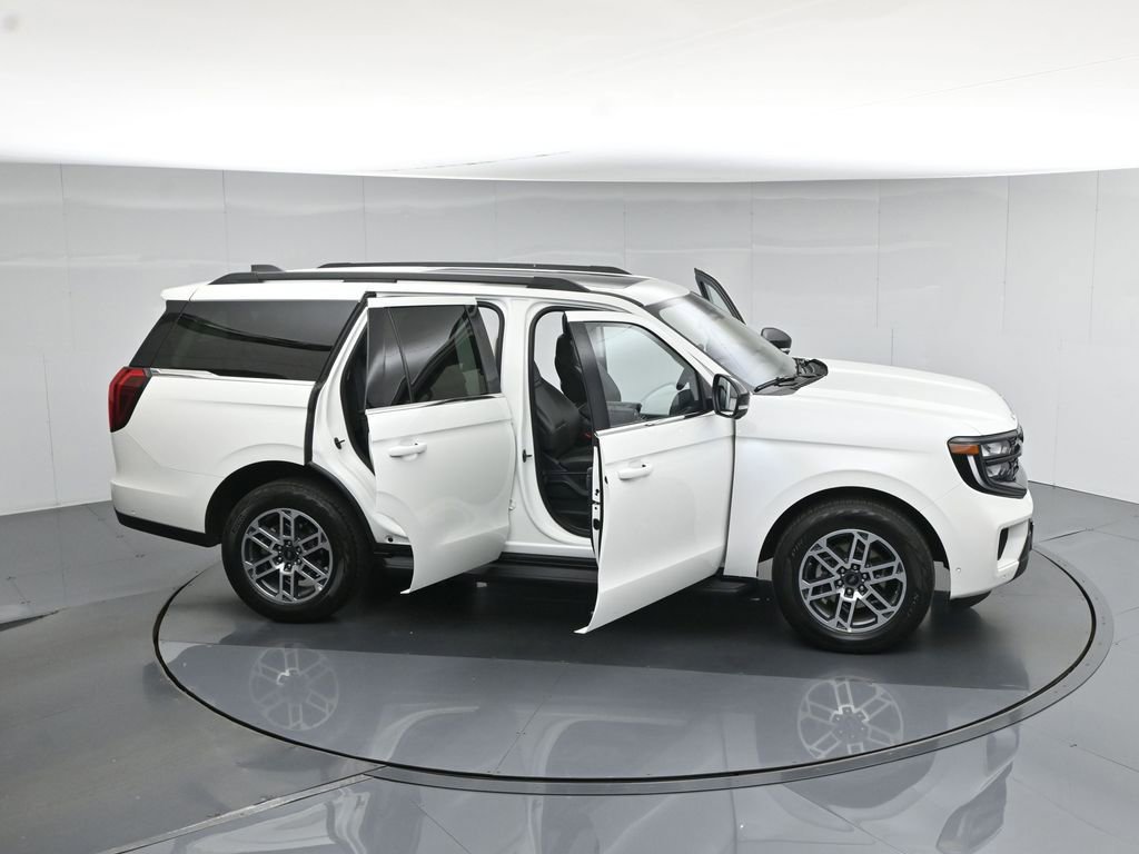 Certified 2025 Ford Expedition Active AWD/4WD image 60