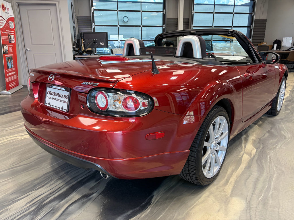 Used 2007 MAZDA MX-5 Miata Touring w/ Appearance Pkg RWD image 24