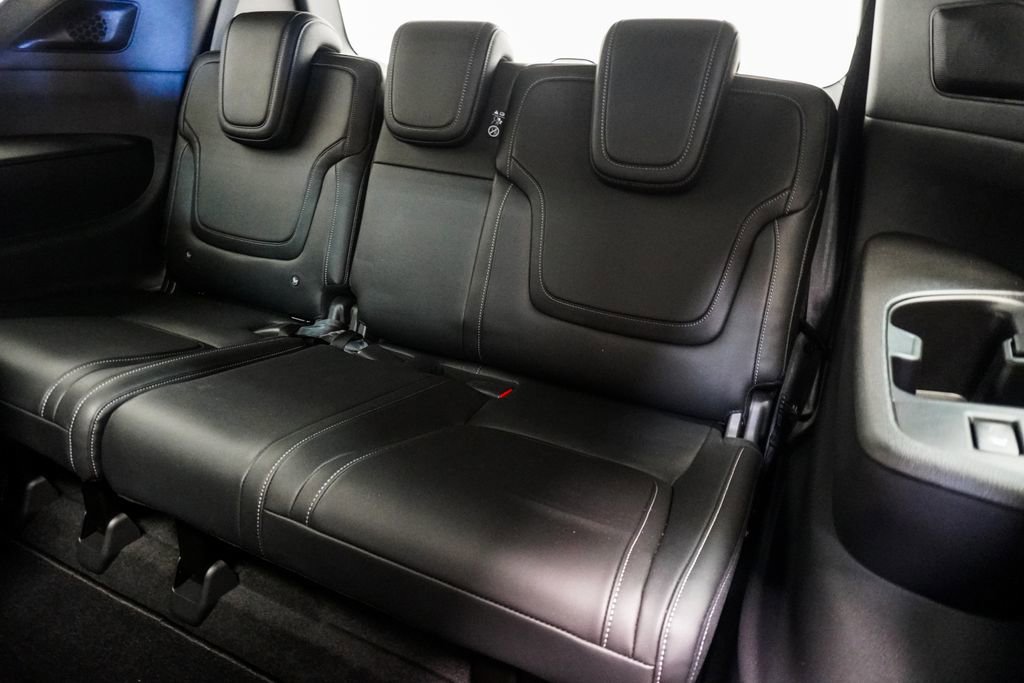 Used 2025 Nissan Armada PRO-4X w/ Pro-4X Premium Package image 12