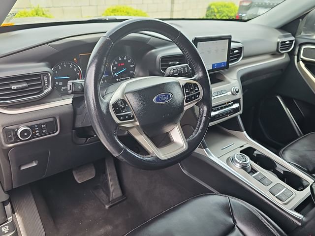 Used 2023 Ford Explorer XLT w/ Equipment Group 202A RWD image 17