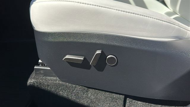 Used 2024 Tesla Model Y Long Range image 10