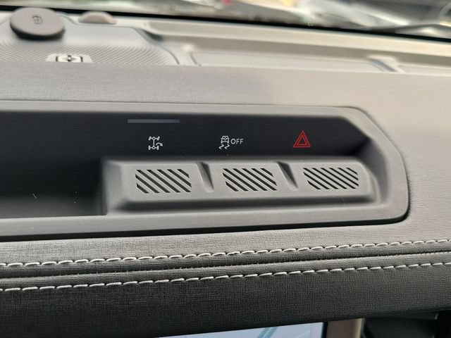 Certified 2025 Ford Bronco Outer Banks AWD/4WD image 17