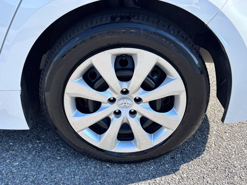 Certified 2026 Toyota Corolla LE FWD image 15