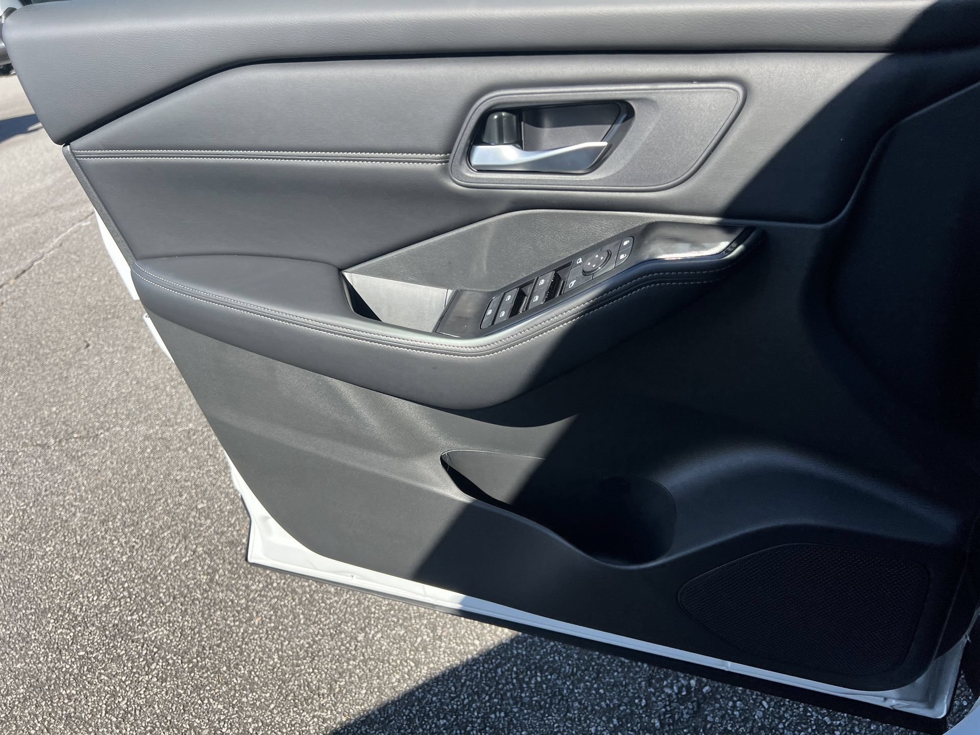 New 2026 Nissan Rogue Dark Armor AWD/4WD image 13