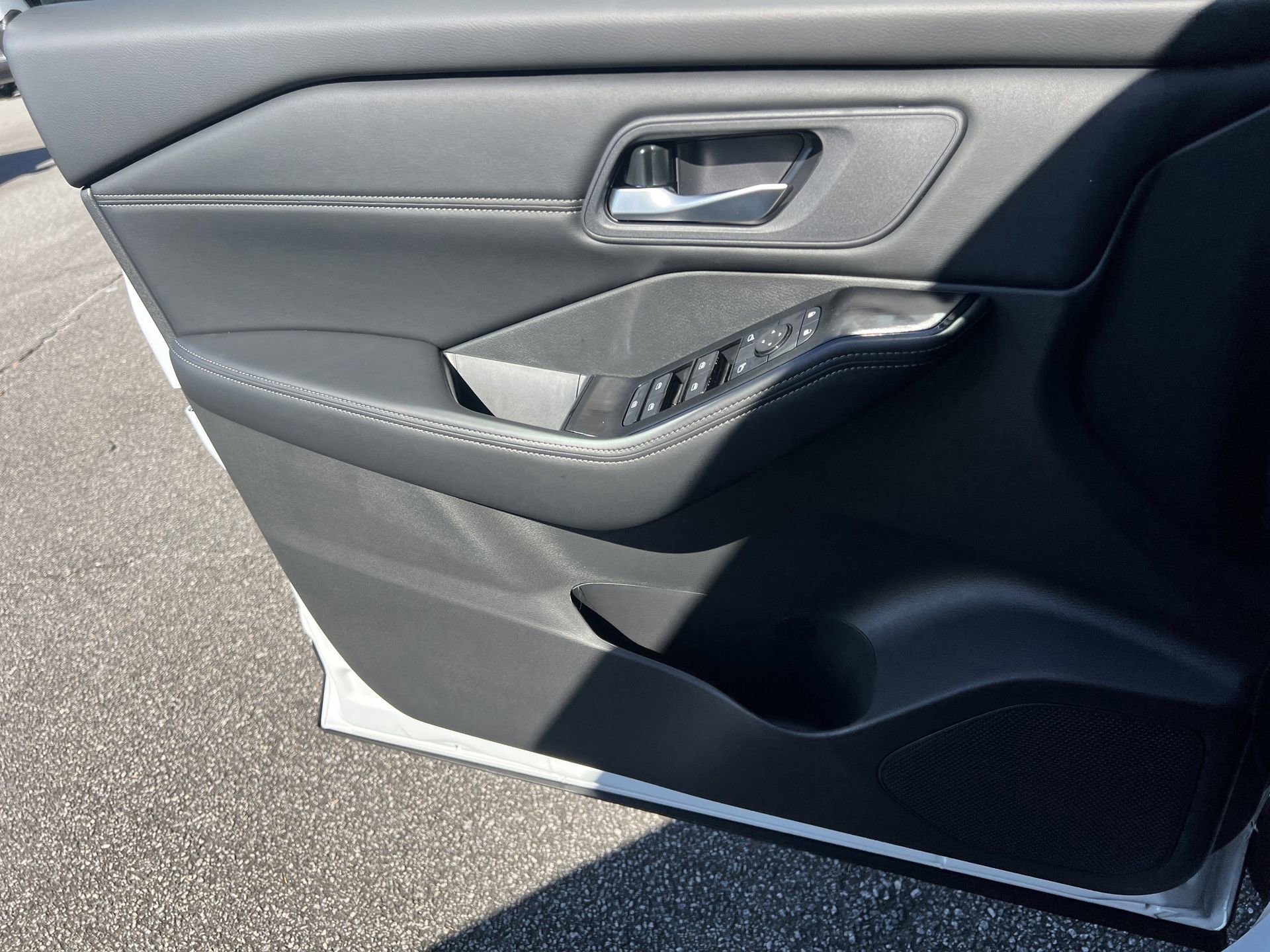 New 2026 Nissan Rogue Dark Armor AWD/4WD image 13
