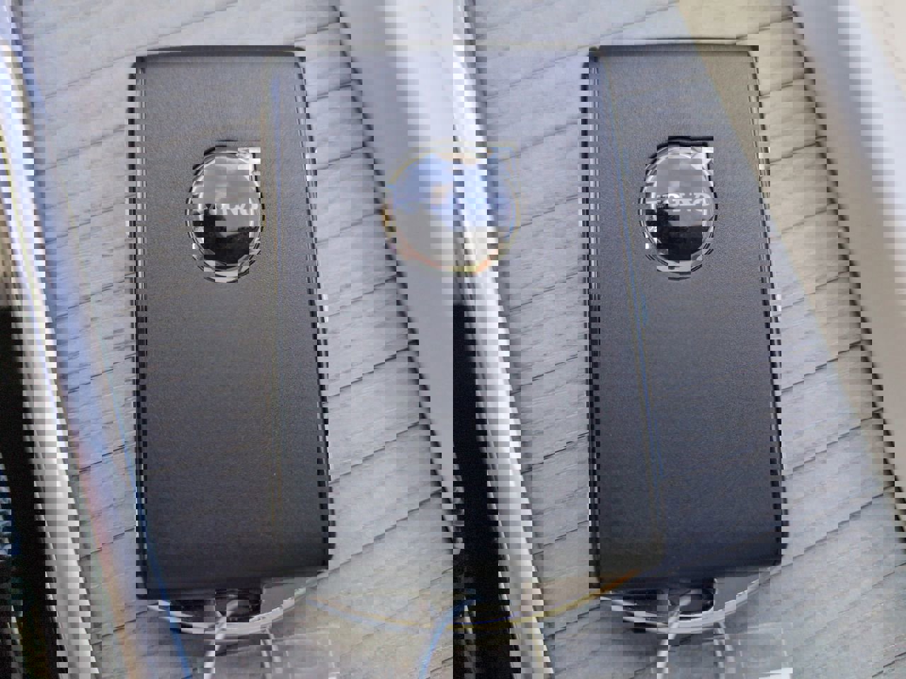 New 2025 Volvo XC60 T8 Plus w/ Protection Package Premier image 28