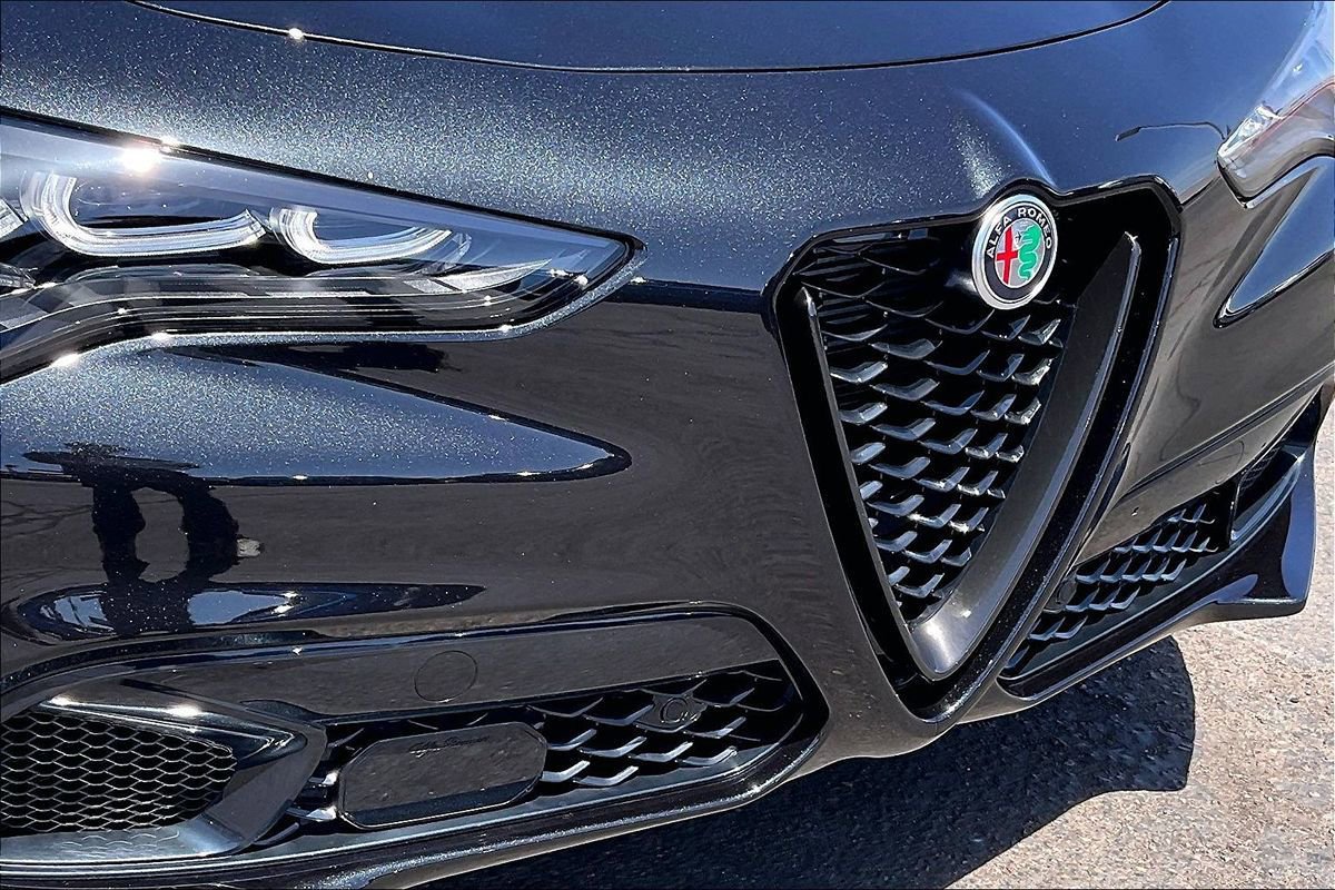 Used 2025 Alfa Romeo Stelvio Sprint AWD/4WD image 23