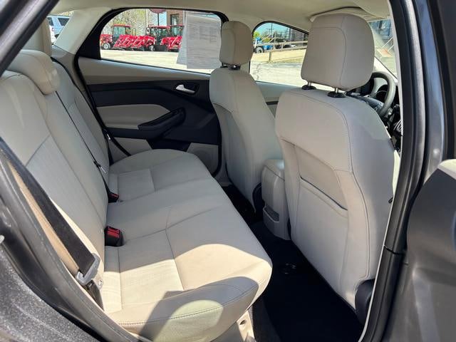 Used 2018 Ford Focus SE FWD image 13